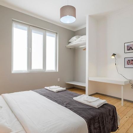 Bluewaveplace - Stylish 2 Bedroom Home In Center Of София Екстериор снимка