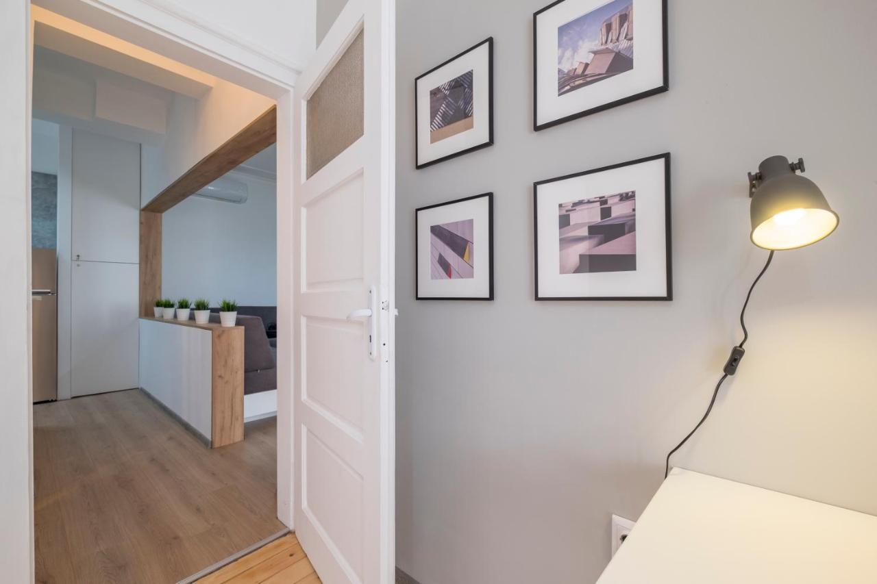Bluewaveplace - Stylish 2 Bedroom Home In Center Of София Екстериор снимка