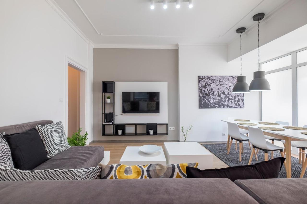 Bluewaveplace - Stylish 2 Bedroom Home In Center Of София Екстериор снимка