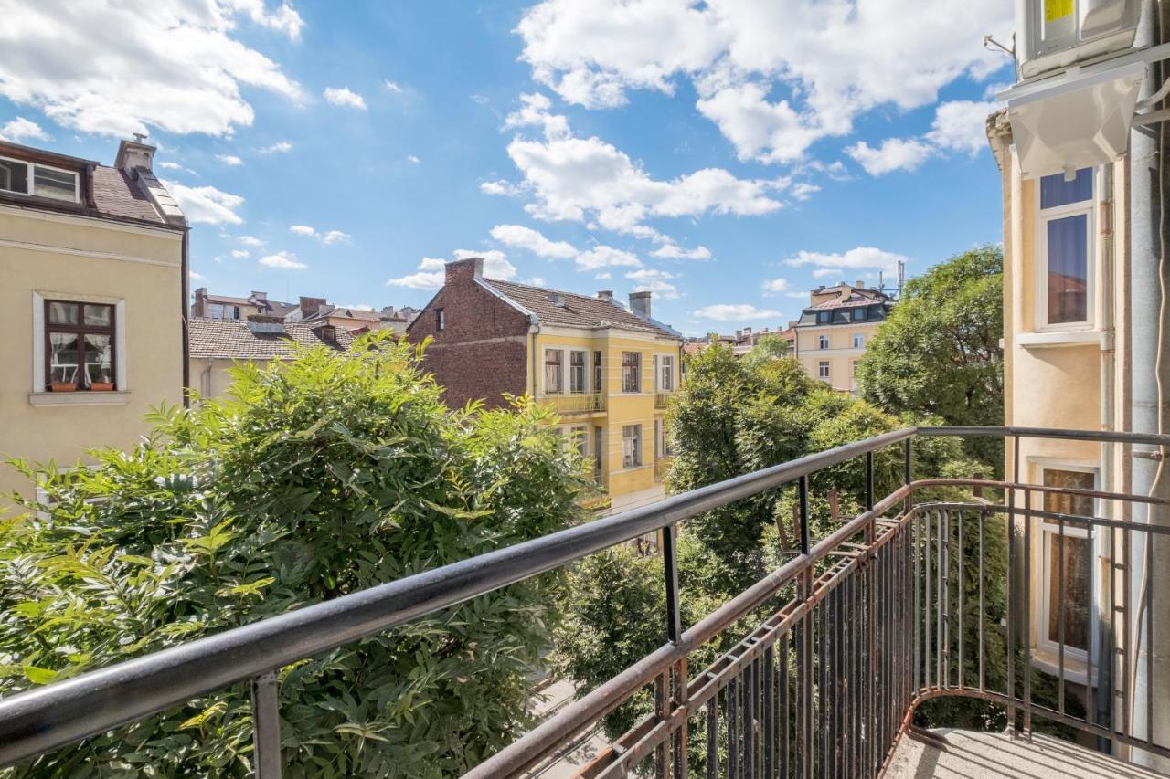 Bluewaveplace - Stylish 2 Bedroom Home In Center Of София Екстериор снимка