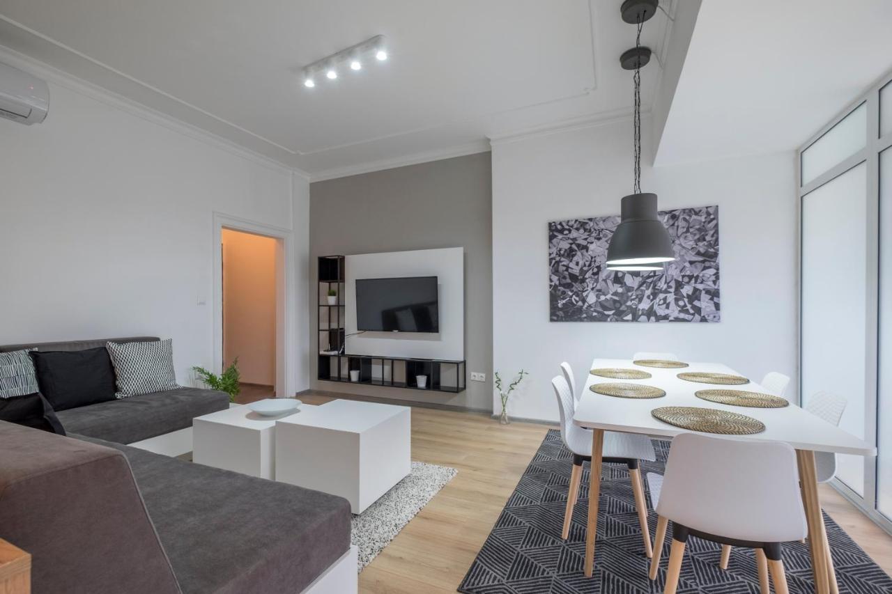 Bluewaveplace - Stylish 2 Bedroom Home In Center Of София Екстериор снимка
